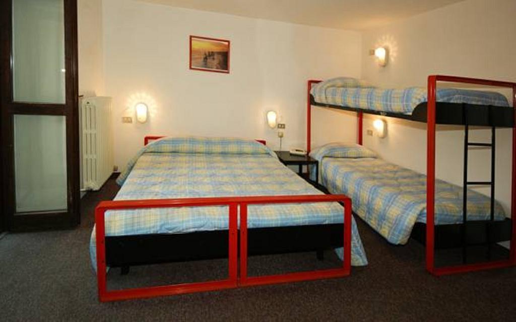 Hotel Rododendro Foppolo Oda fotoğraf